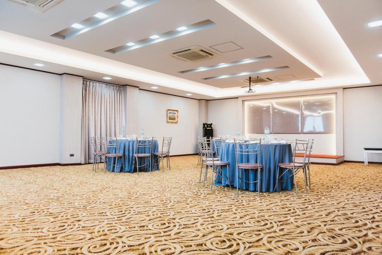 K.S.Pavilion Hotel ناخون راتشاسيما المظهر الخارجي الصورة